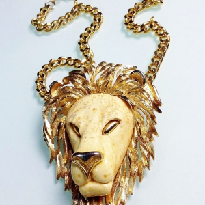 Коллекционная подвеска на цепочке от Luca Razza в форме головы льва