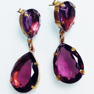 Классические серьги-капли от Lilien Czech пурпурного цвета