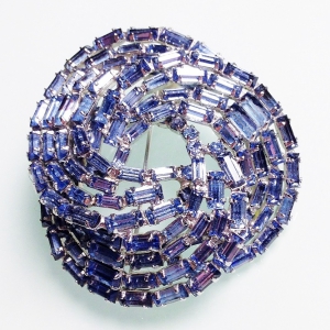 Винтажная брошь от Weiss с австрийскими кристаллами голубого цвета