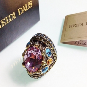 Кольцо от Heidi Daus с кристаллом нежно-аметистового цвета, размер 7 USA
