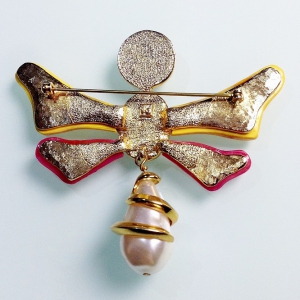 Винтажная брошь от Les Bernard в форме бабочки/стрекозы с подвеской