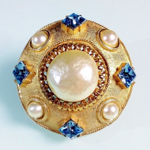 Винтажная брошь от Accessocraft с барочным жемчугом и кристаллами