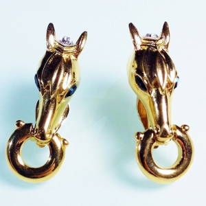 Винтажные клипсы от Nina Ricci с головами лошадей