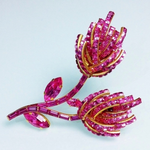 Винтажная брошь от Austria в форме цветка розового цвета