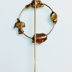 Винтажная брошь-булавка от Goldette в викторианском стиле
