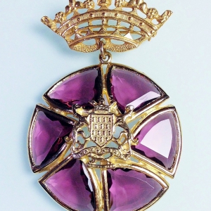 Винтажная брошь от Accessocraft с короной, гербом и кристаллами