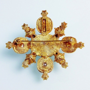 Винтажная брошь от Yosca в форме креста с кабошоном, жемчугом и кристаллами