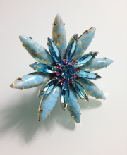 Женственное кольцо от ''Lilien Czech'' в виде цветка Астры голубое