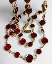 Винтажное колье-цепочка от ''1928 Jewelry'' с австрийскими кристаллами Bezel алого цвета