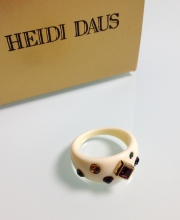 Кольцо от Heidi Daus цвета слоновой кости, размер 7 USA