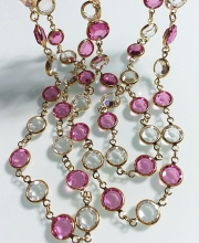 Винтажное колье-цепочка от Monet с кристаллами Bezel прозрачного и нежно-розового цвета