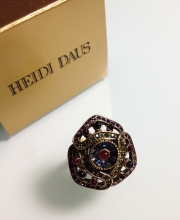Кольцо от ''Heidi Daus'' с кристаллами и кабошонами, размер 8 USA