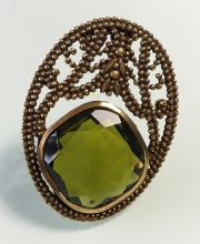 Винтажная брошь от ''Accessocraft'' с кристаллом оливкового цвета