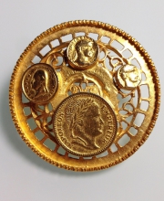 Винтажная брошь от "Coro" с монетами