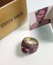 Кольцо от ''Heidi Daus'' с кабошоном и кристаллами, размер 5 USA