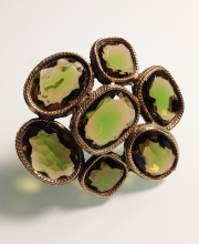Винтажная брошь от ''Accessocraft'' с кристаллами оливкового цвета