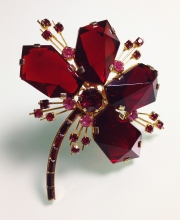 Винтажная брошь от "Austria" в форме цветка винного цвета