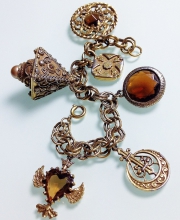 Винтажный чарм-браслет от "Germany" в этрусском стиле с чармами медного цвета