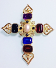 Винтажная брошь в форме креста с кристаллами, кабошонами и жемчугом