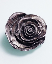 Винтажная брошь от Kate Hines в форме цветка розы