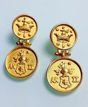 ﻿Винтажные серьги от Anne Klein в геральдическом стиле c медальонами