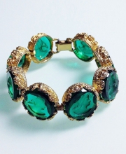 Винтажный браслет от Goldette с камеями (Intaglio) изумрудного цвета