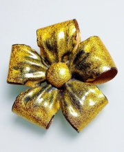 Винтажная брошь от Vendome в форме цветка-банта с эмалью