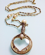 Винтажная лупа 1928 Jewelry с рисунком в форме сердца и жемчугом