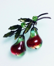 Винтажная брошь от Austria в форме ветви с грушами оливкового и красно-коричневого цвета