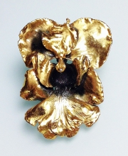 Винтажная брошь от Tortolani в форме цветка ириса