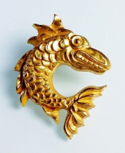 Винтажная брошь от Arthus Bertrand в виде рыбы-дракона